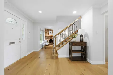 20 Mapleglade Close SE photo 6