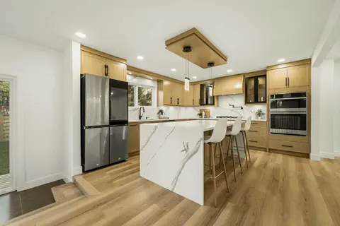1303 87 Avenue SW photo 16