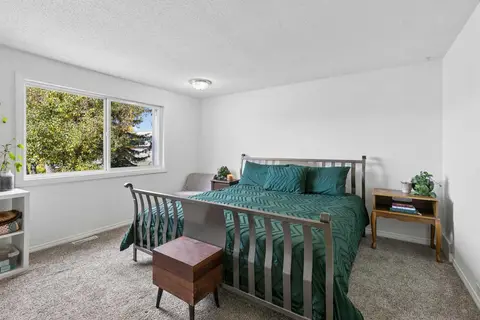 8, 330 Canterbury Drive SW photo 10