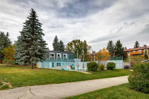 8, 330 Canterbury Drive SW photo 18