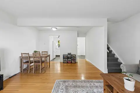 8, 330 Canterbury Drive SW photo 9