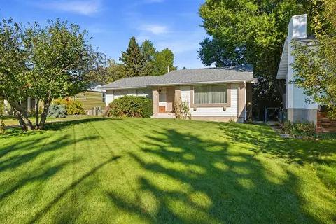 340 Canniff Place SW photo 2