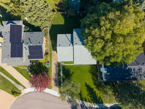 340 Canniff Place SW photo 26