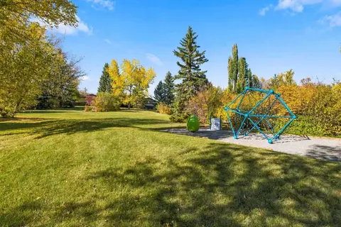 340 Canniff Place SW photo 27