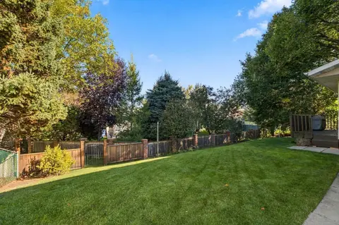 340 Canniff Place SW photo 30