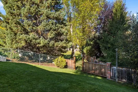 340 Canniff Place SW photo 31