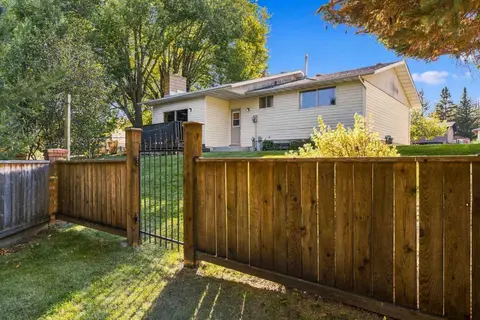 340 Canniff Place SW photo 4