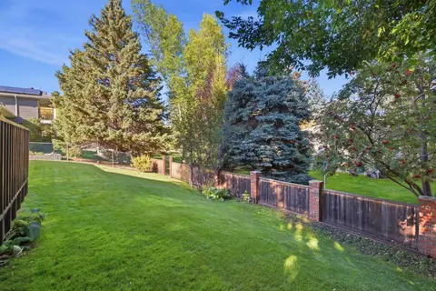 340 Canniff Place SW photo 5