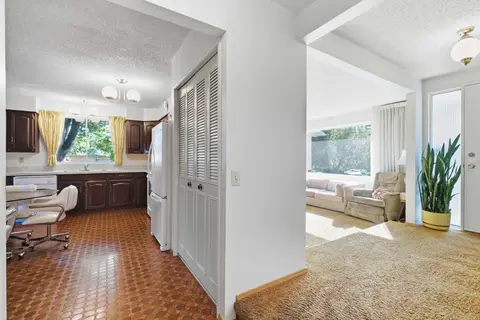 340 Canniff Place SW photo 8