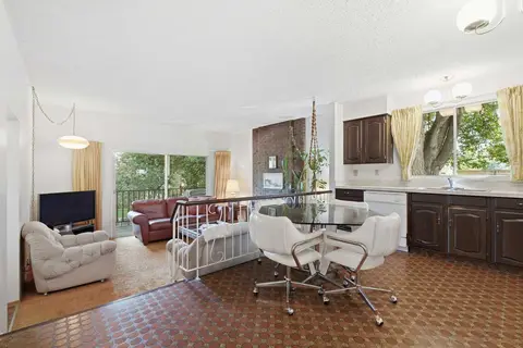 340 Canniff Place SW photo 9