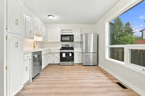 18, 9908 Bonaventure Drive SE photo 8