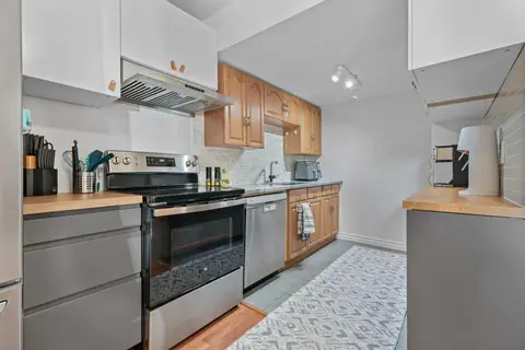 302, 9930 Bonaventure Drive SE, Calgary