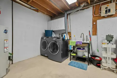 302, 9930 Bonaventure Drive SE photo 33