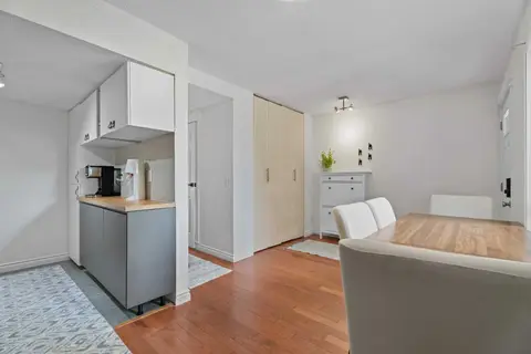 302, 9930 Bonaventure Drive SE photo 9