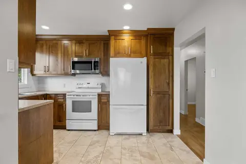 48 Selkirk Drive SW photo 14