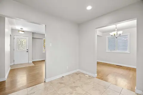 48 Selkirk Drive SW photo 15