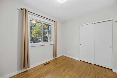 48 Selkirk Drive SW photo 22