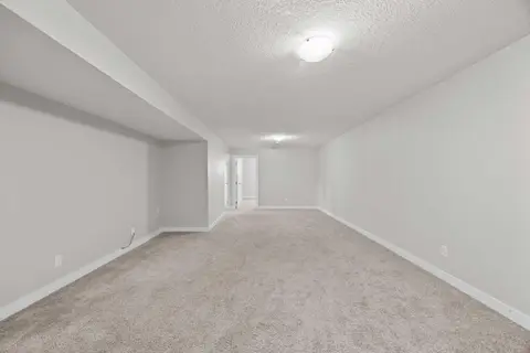 48 Selkirk Drive SW photo 28