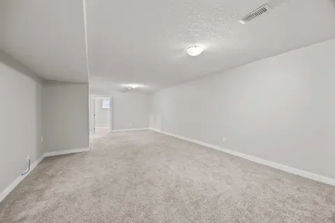 48 Selkirk Drive SW photo 29