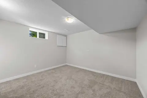 48 Selkirk Drive SW photo 34