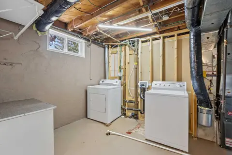 48 Selkirk Drive SW photo 39