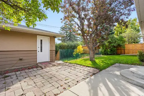 48 Selkirk Drive SW photo 40