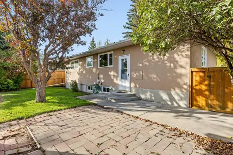 48 Selkirk Drive SW photo 42