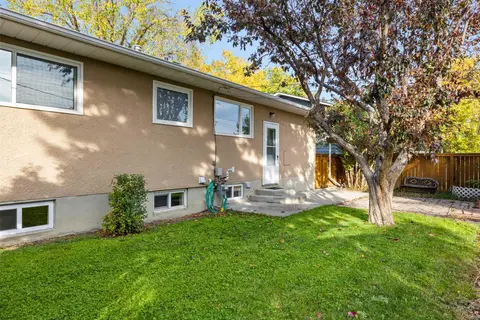 48 Selkirk Drive SW photo 44