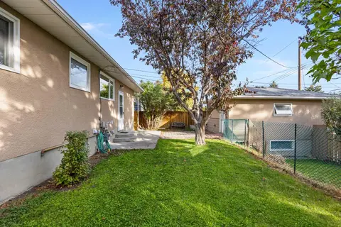 48 Selkirk Drive SW photo 45
