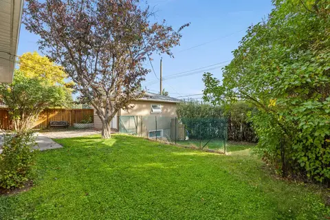 48 Selkirk Drive SW photo 46