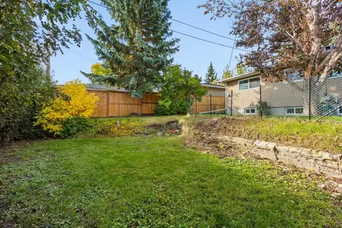 48 Selkirk Drive SW photo 47