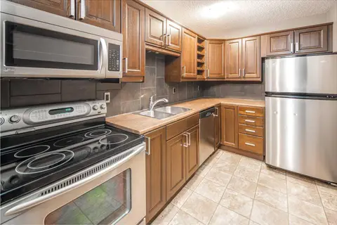1207, 315 Southampton Drive SW photo 14