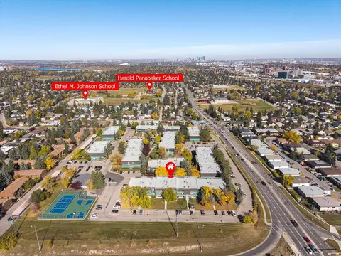 1207, 315 Southampton Drive SW photo 3