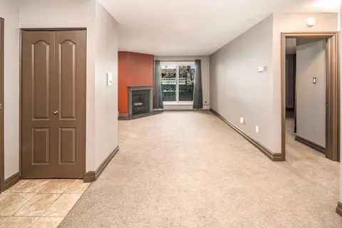 1207, 315 Southampton Drive SW photo 9