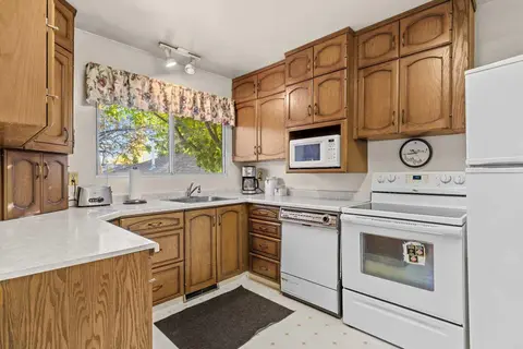 41 Haddock Road SW photo 8