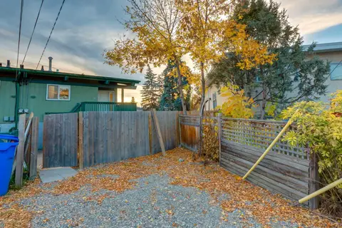 8826 6 Street SE photo 32