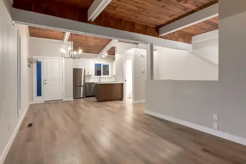 8826 6 Street SE photo 8