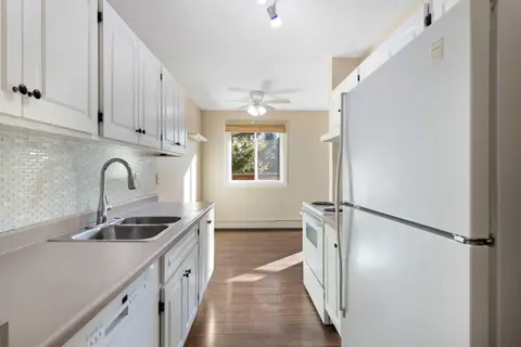 932, 11620 Elbow Drive SW photo 3