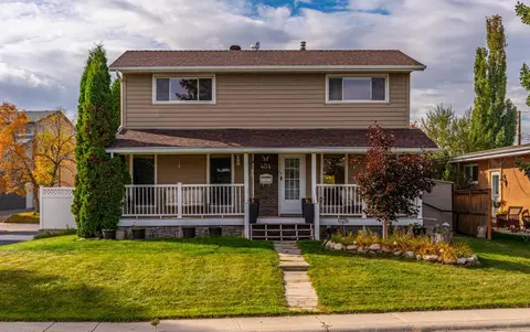 404 Attica Drive SE photo 2