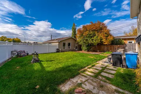 404 Attica Drive SE photo 32