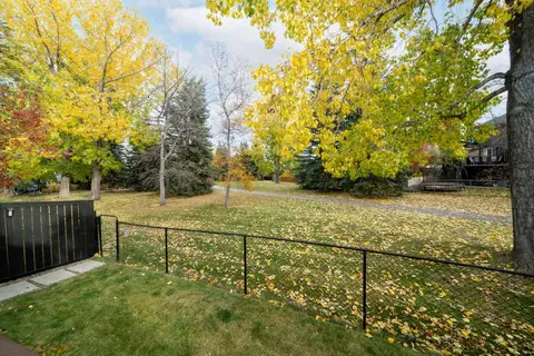 31 Canterville Bay SW photo 48