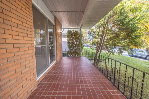 53 Kentish Drive SW photo 4