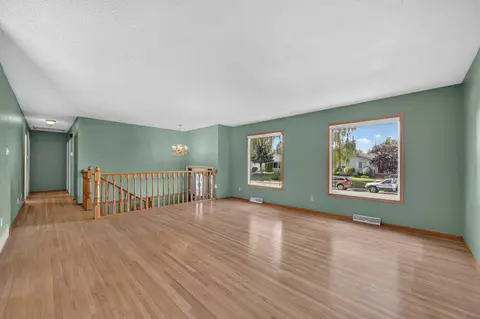 637 Willowburn Crescent SE photo 10