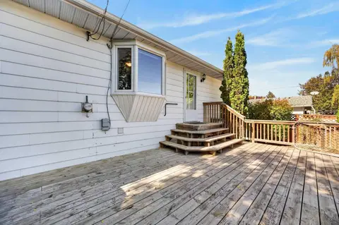 637 Willowburn Crescent SE photo 44