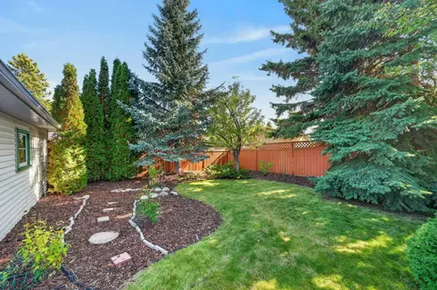 637 Willowburn Crescent SE photo 46