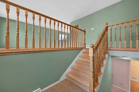 637 Willowburn Crescent SE photo 5
