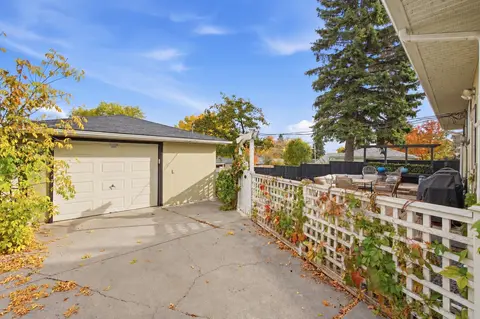 436 Arlington Drive SE photo 39