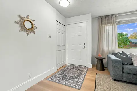 436 Arlington Drive SE photo 5