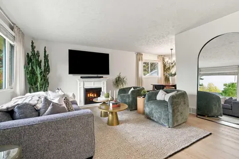 436 Arlington Drive SE photo 6