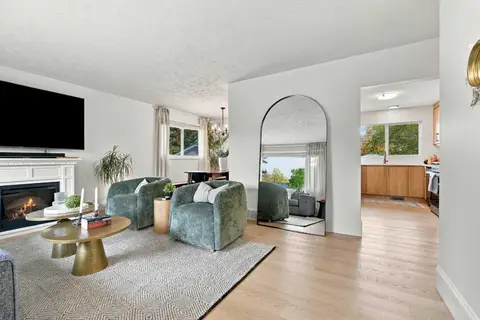 436 Arlington Drive SE photo 7